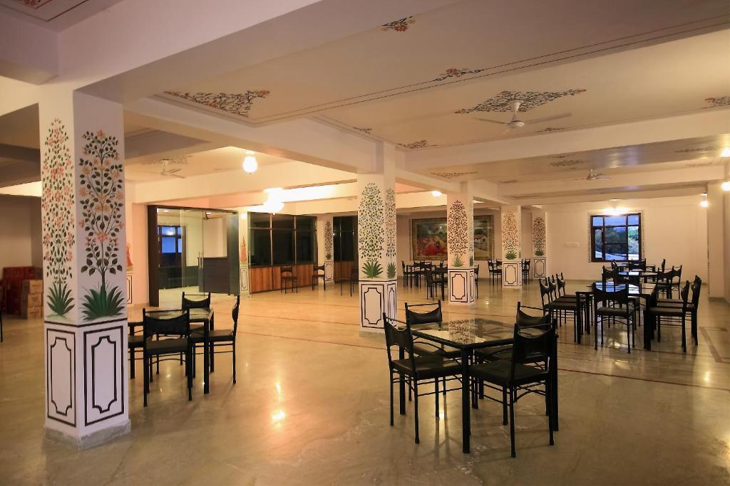 Hotel Devi Palace Udaipur Extérieur photo